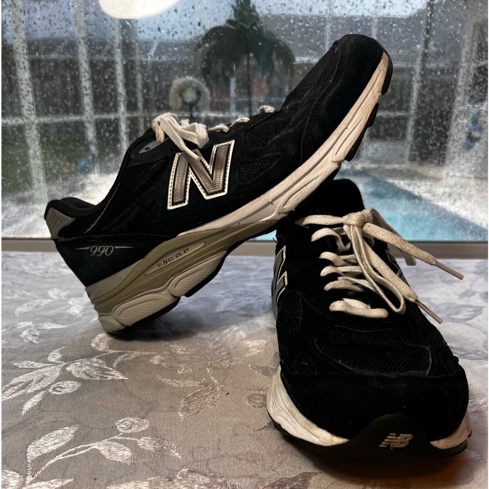 New Balance W990BK3 in Black Men’s size 9 1/2